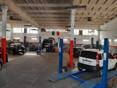 Auto Serwis Jarosław Pień Serwis Aut Włoskich i Niemieckich